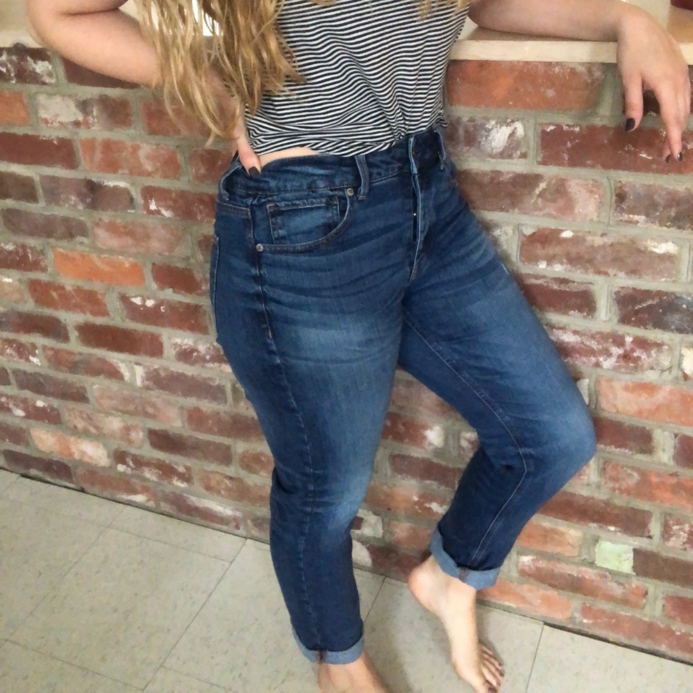 American Eagle Outfitters stretchy Mom Jeans